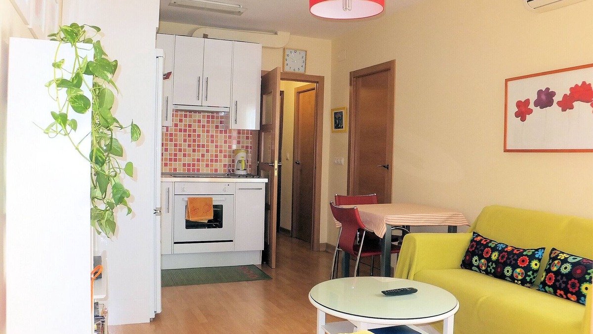 San Bartolome Apartment | CUTE AND QUIET APARTMENT, OPTIONAL PARKING, 2 BR, FREE PICK-UP