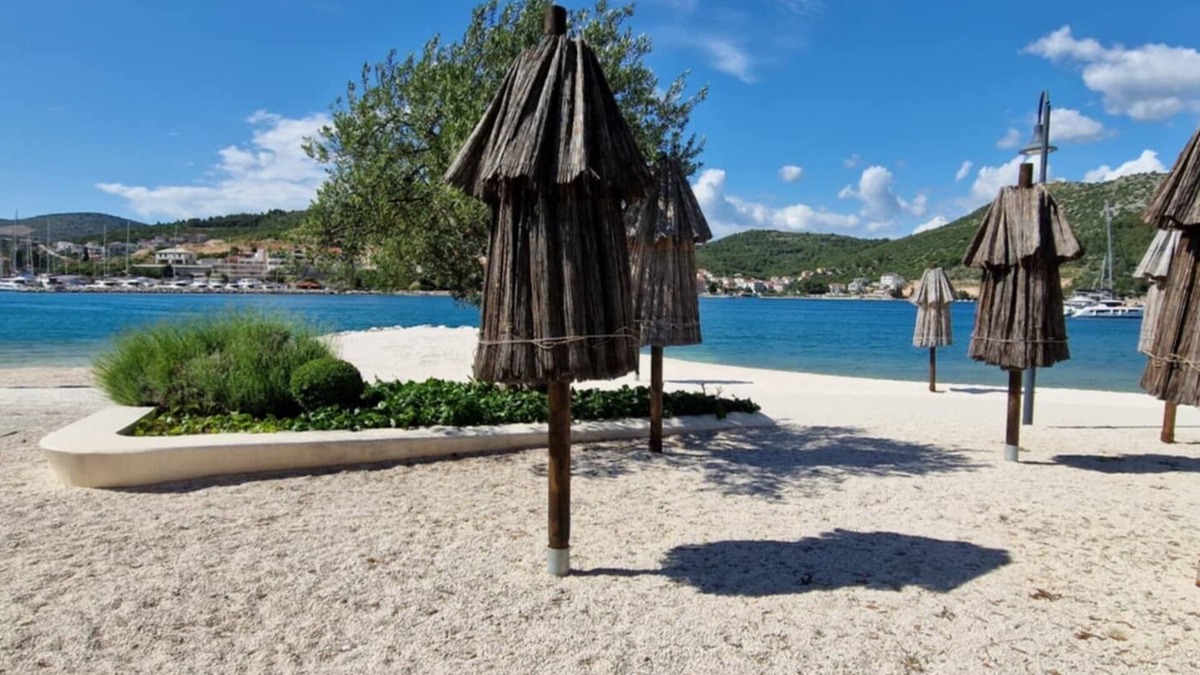 Marina Apartment | Cute apartment in stone house near sea