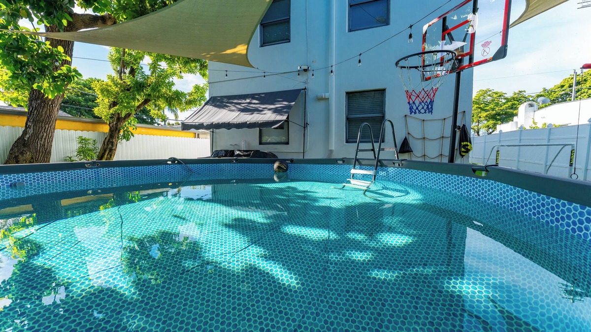 Wynwood Art District Apartment | Cute Apt W/Pool + Games in Wynwood's Heart!
