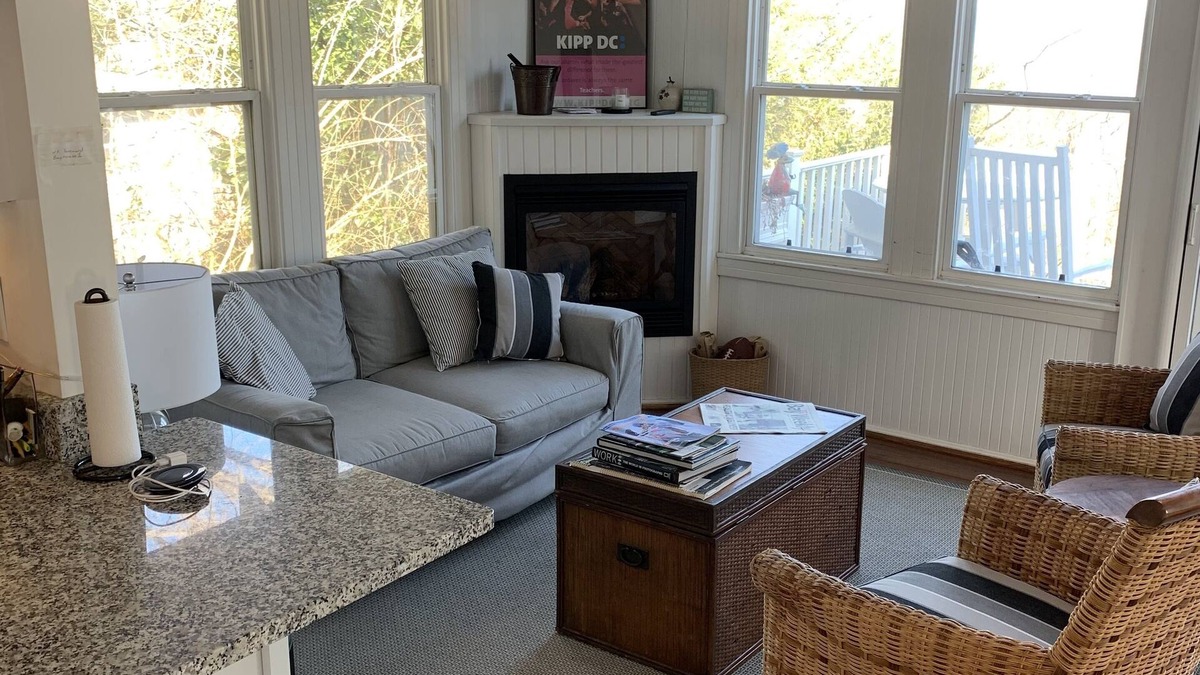 Tracys Landing House | Cute Bay Home/Fantastic View and Sandy Beach