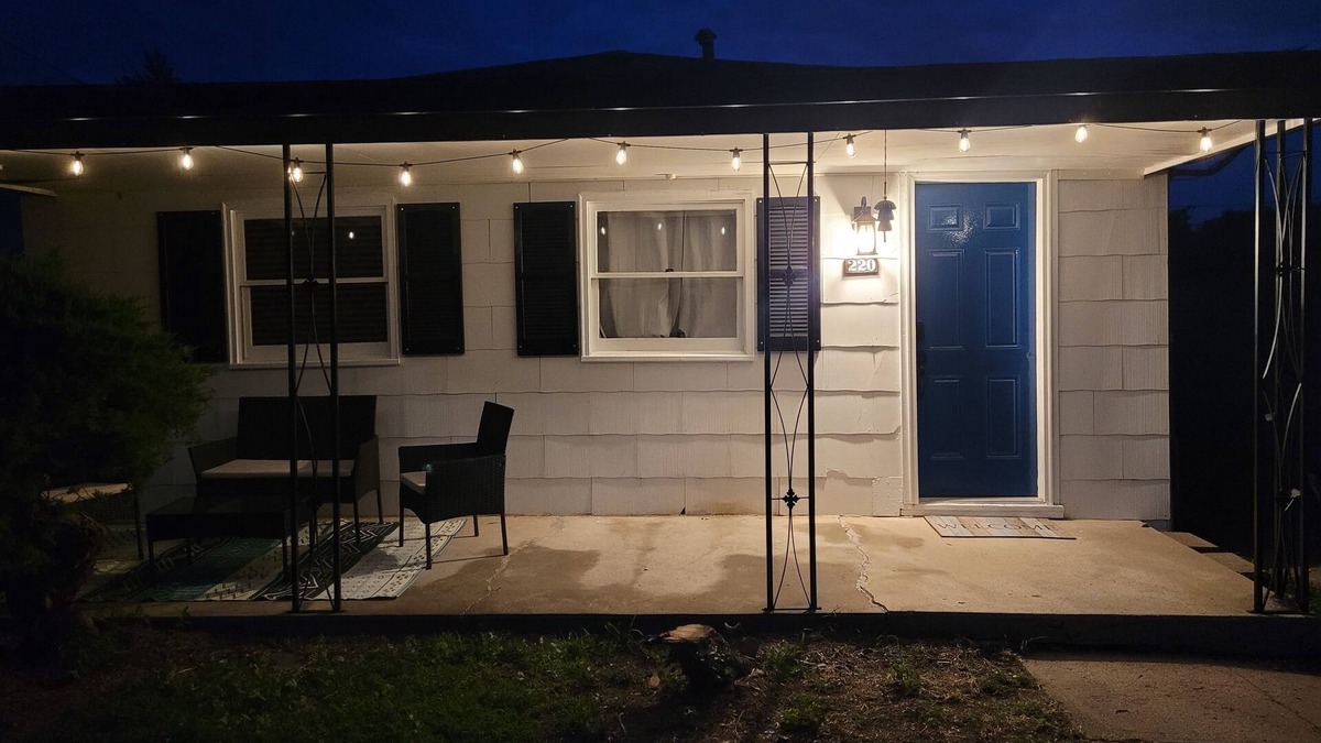 Sharon Springs House | Cute Bungalow in small town where everyone knows everyone!