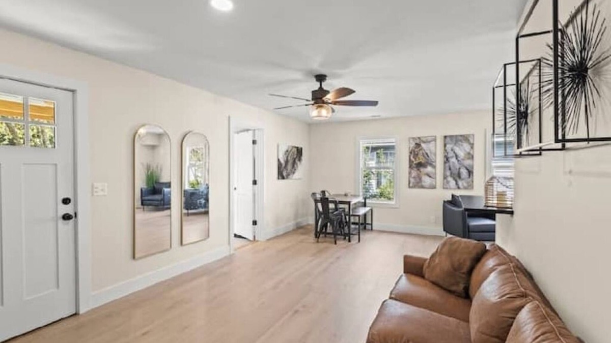 Warrington House | Cute Bungalow Near NAS – Pet-Friendly 3BR Home w/Fenced Yard & Parking