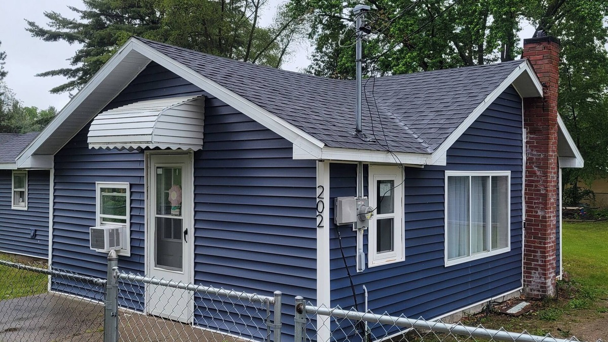 Houghton Lake House | Cute cabin located in the Houghton Lake area.