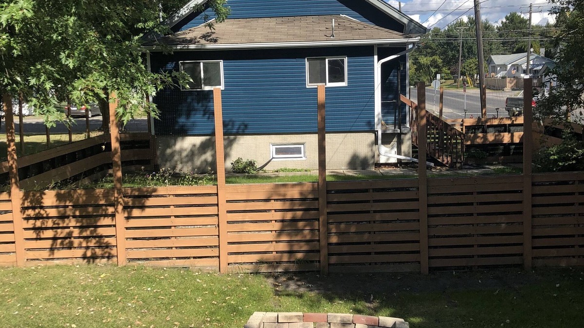 Kenora House | Cute centrally located house with a fenced in yard.