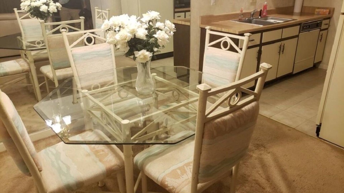 Clive Condo | Cute Condo - private heaven