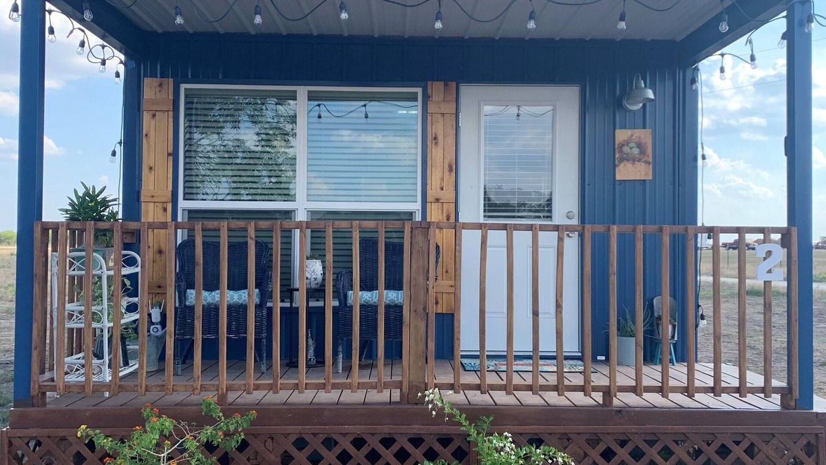Carmine Cottage | Cute cottage just 5 minutes from Round Top!