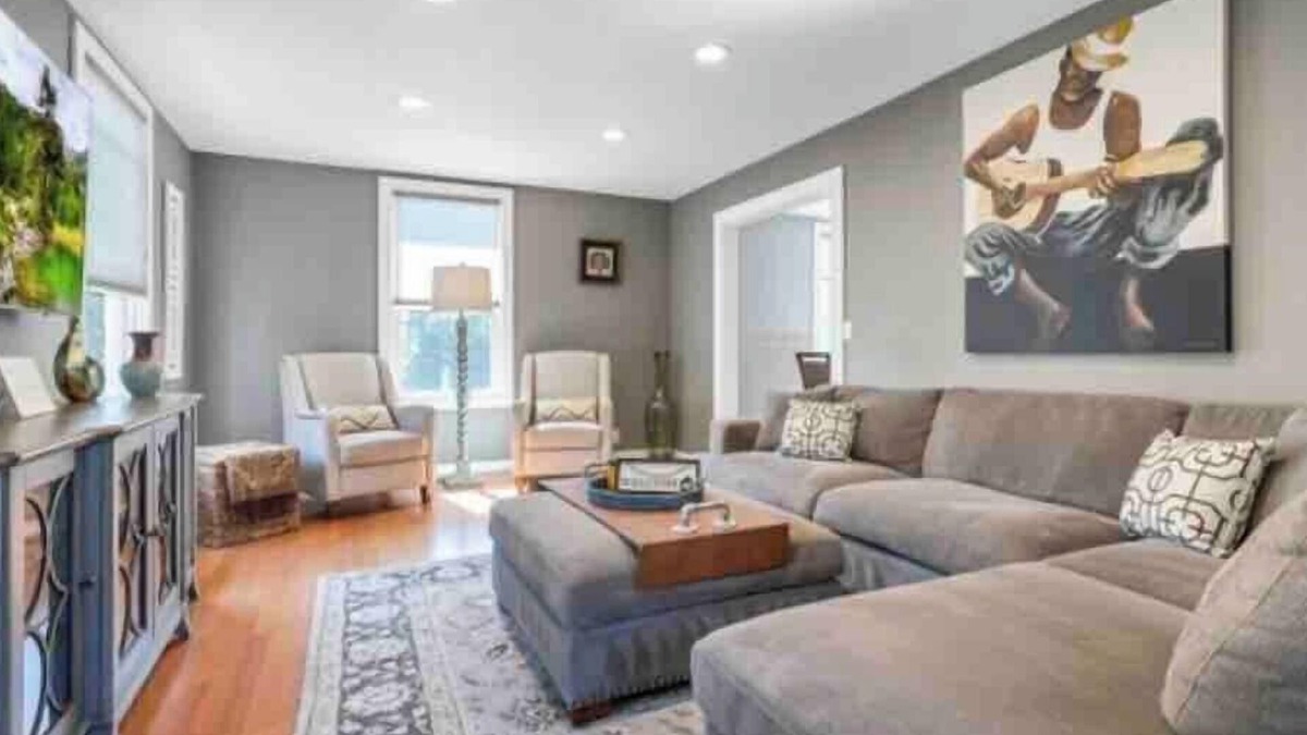 Mid-Beacon Hill House | Cute Cottage with Hot Tub