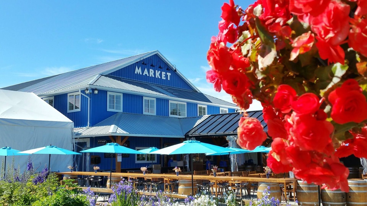 Langley House | CUTE COUNTRY COTTAGE - Walk to Winery & Berry Farm - Private Deck - Vancouver