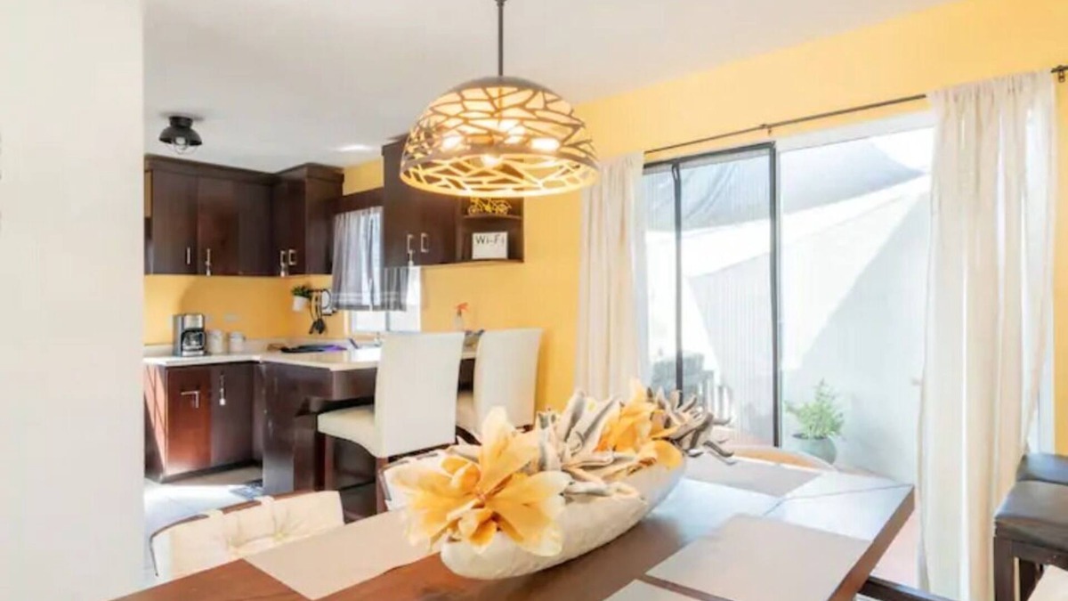 Zona Centro House | Cute, cozy, and relaxing home near the beach in Ensenada! No club noise!