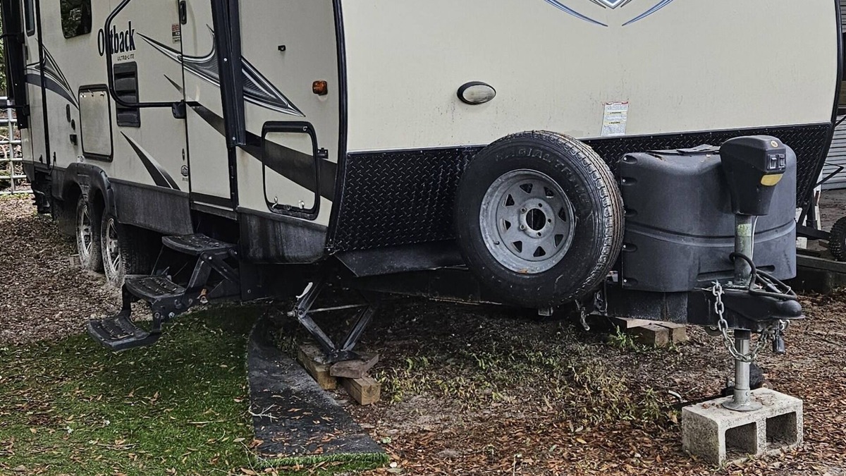 Fellowship House | Cute cozy Camper in Ocala Florida
