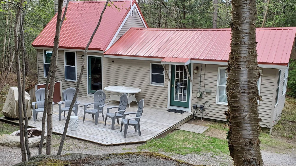 Groton Cottage | Cute, cozy cottage near lakes, rock climbing, restaurants, trails and fishing.