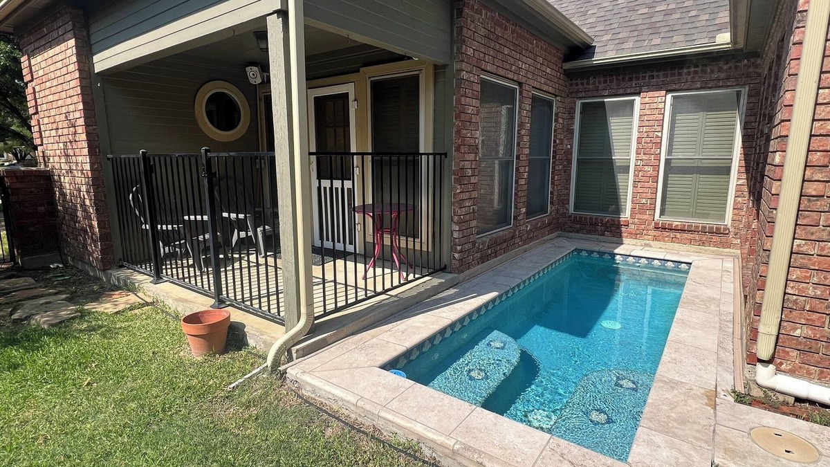 Garland House | Cute cozy cottage with in-ground lap pool! Enjoy the summer in the back yard!