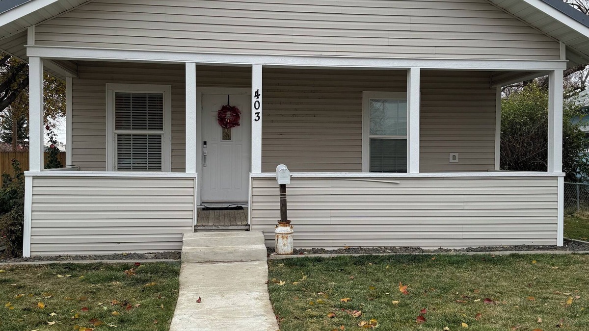 Emmett House | Cute & Cozy home walking distance to downtown