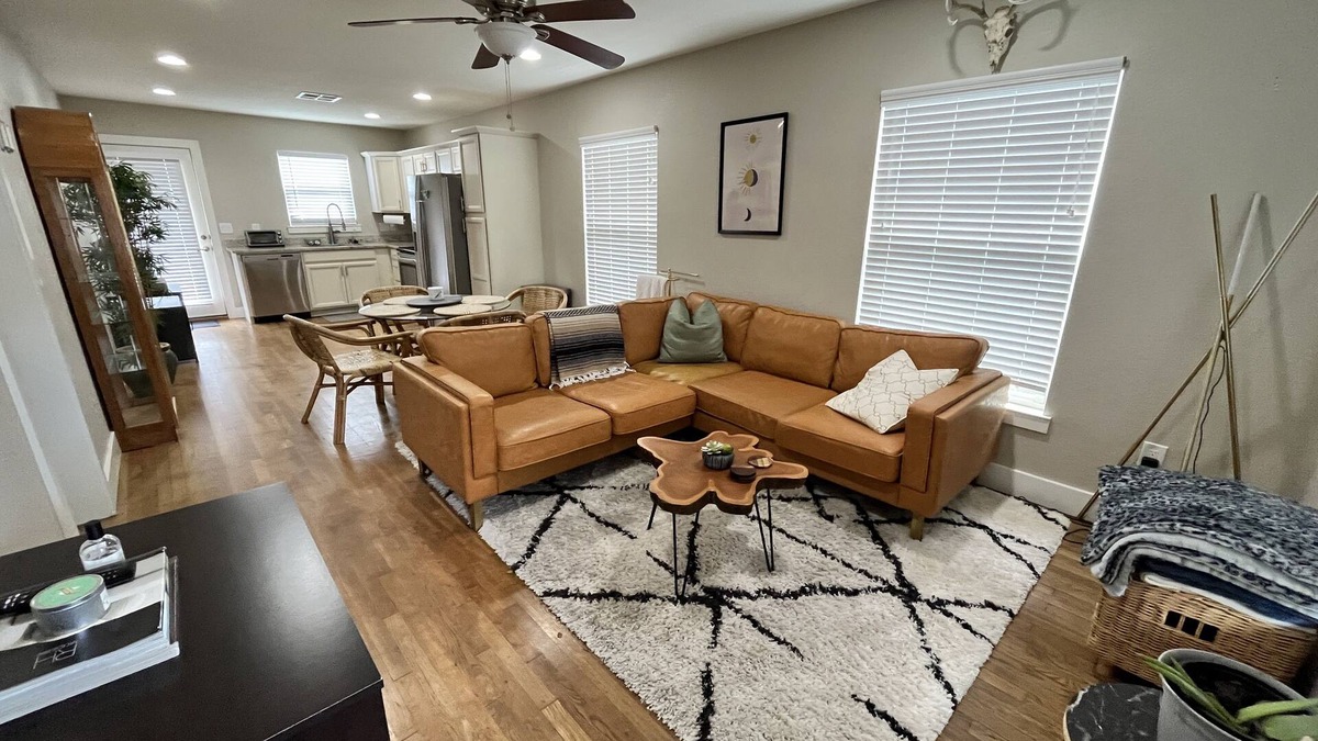 St. John - Coronado Hills House | Cute East Austin Bungalow