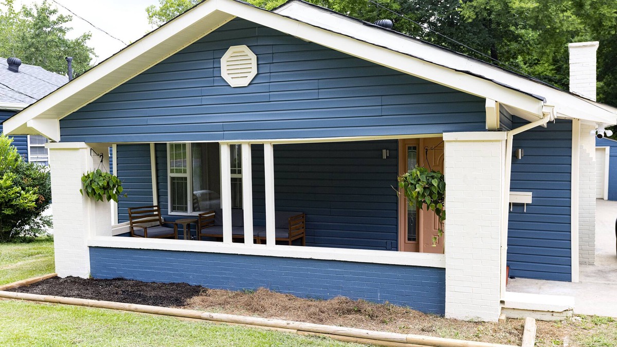 Crestline Heights House | Cute Family House - Close to everything,10 minutes to downtown BHM!