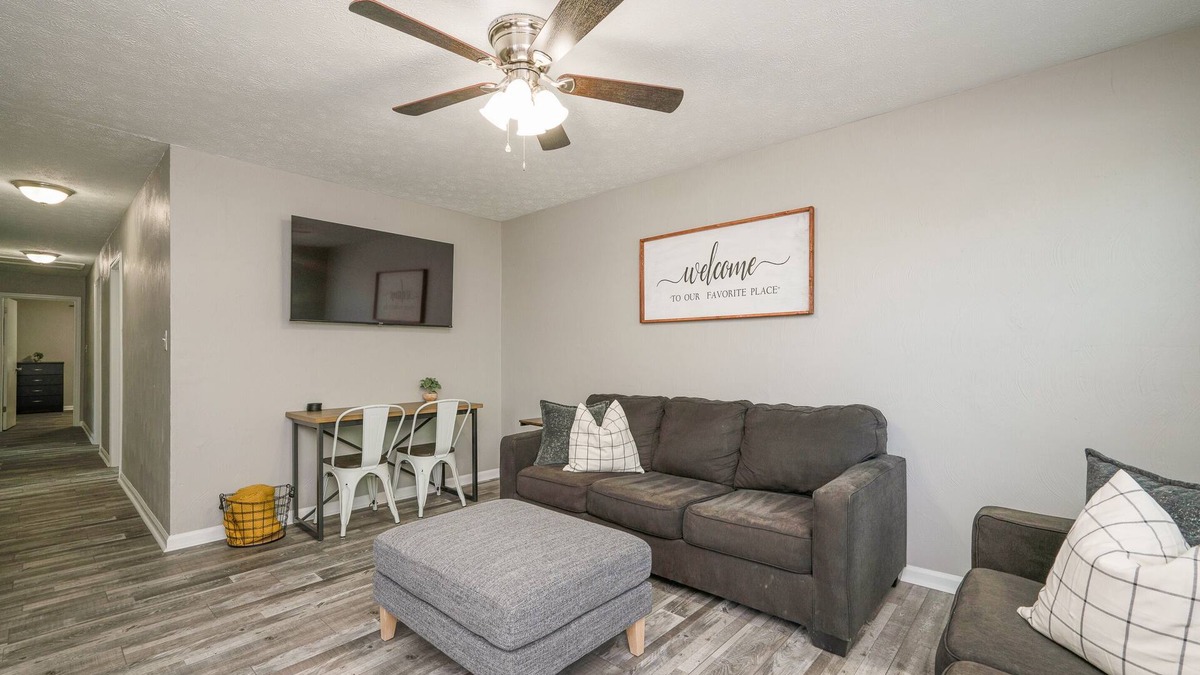 Hampton House | Cute Four Bedroom, Two Bath in Downtown Phoebus!