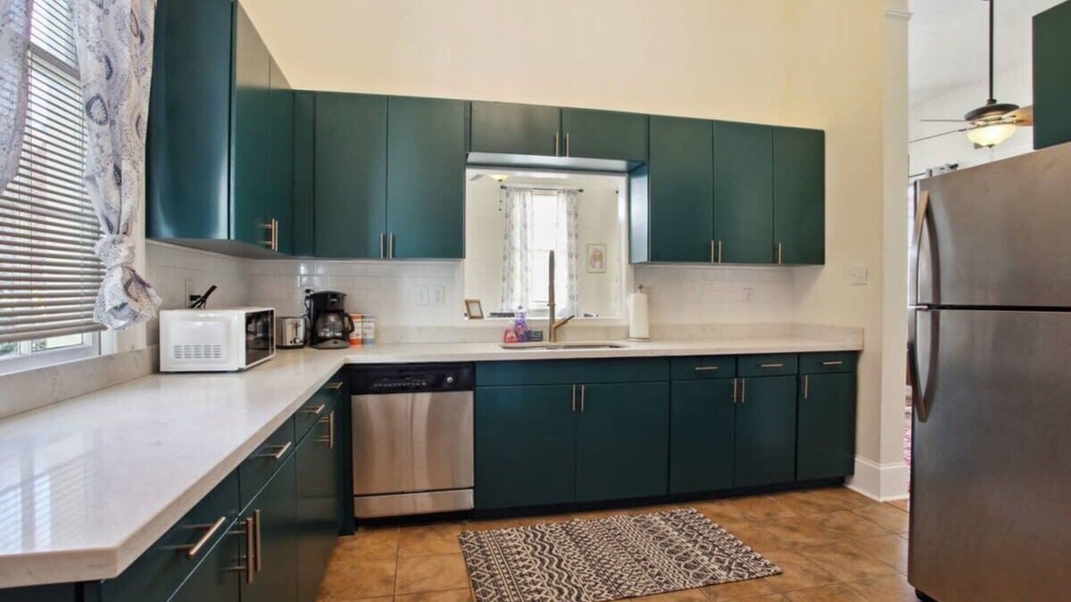 Saint Thomas Development House | Cute Garden Disctrict 4br House by Magazine St