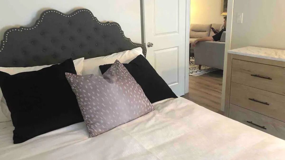 Keewatin House | Cute Keewatin Bungalow with a/c!