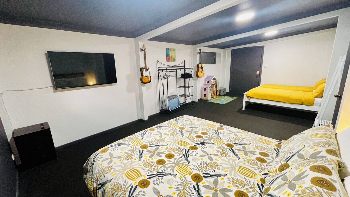 Kuluin Apartment | Cute little Ex-Recording studio turned guesthouse. Central & family friendly!