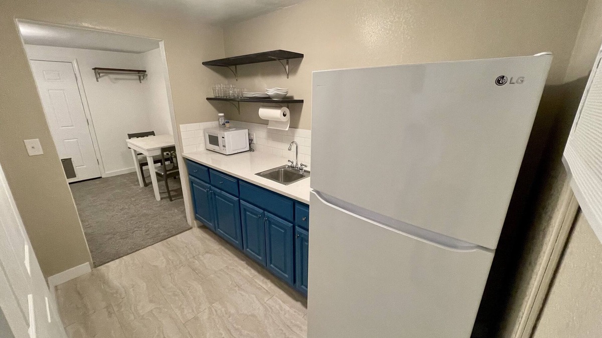 Granite Shoals Apartment | Cute little studio apartment only two blocks from Lake LBJ.