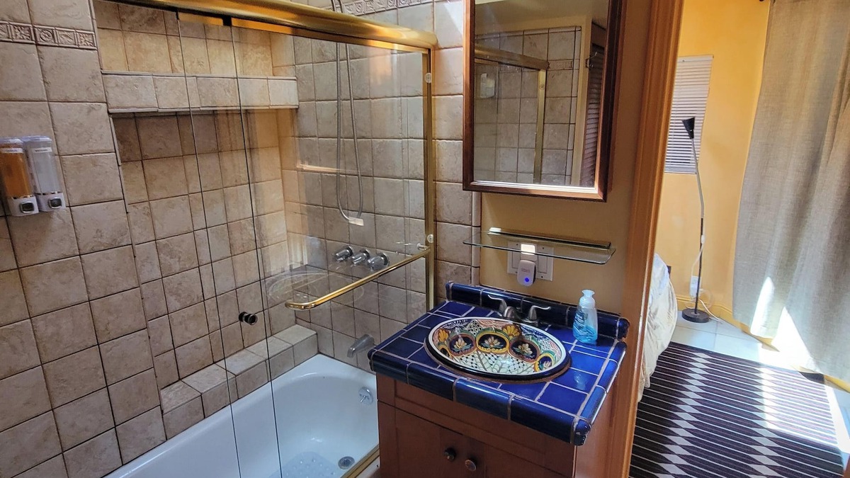 Albany Apartment | Cute one bedroom cottage in Albany