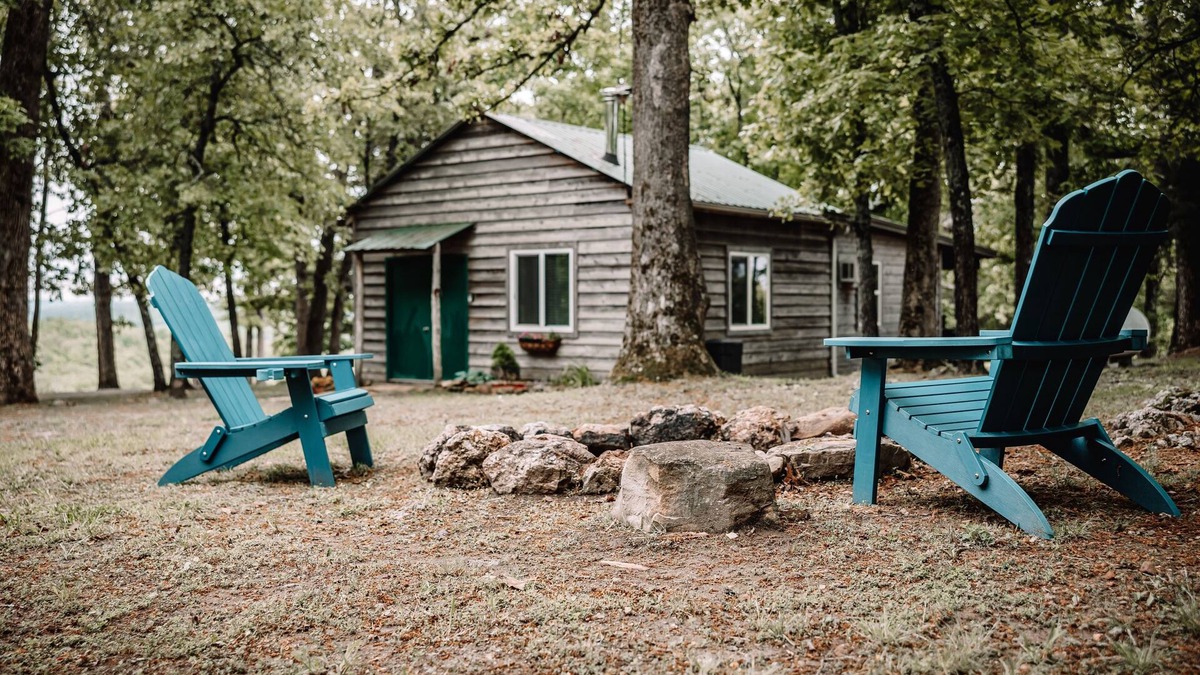 Gainesville House | Cute Ozark Mountain cabin in the woods: a quiet escape or adventurous exploring