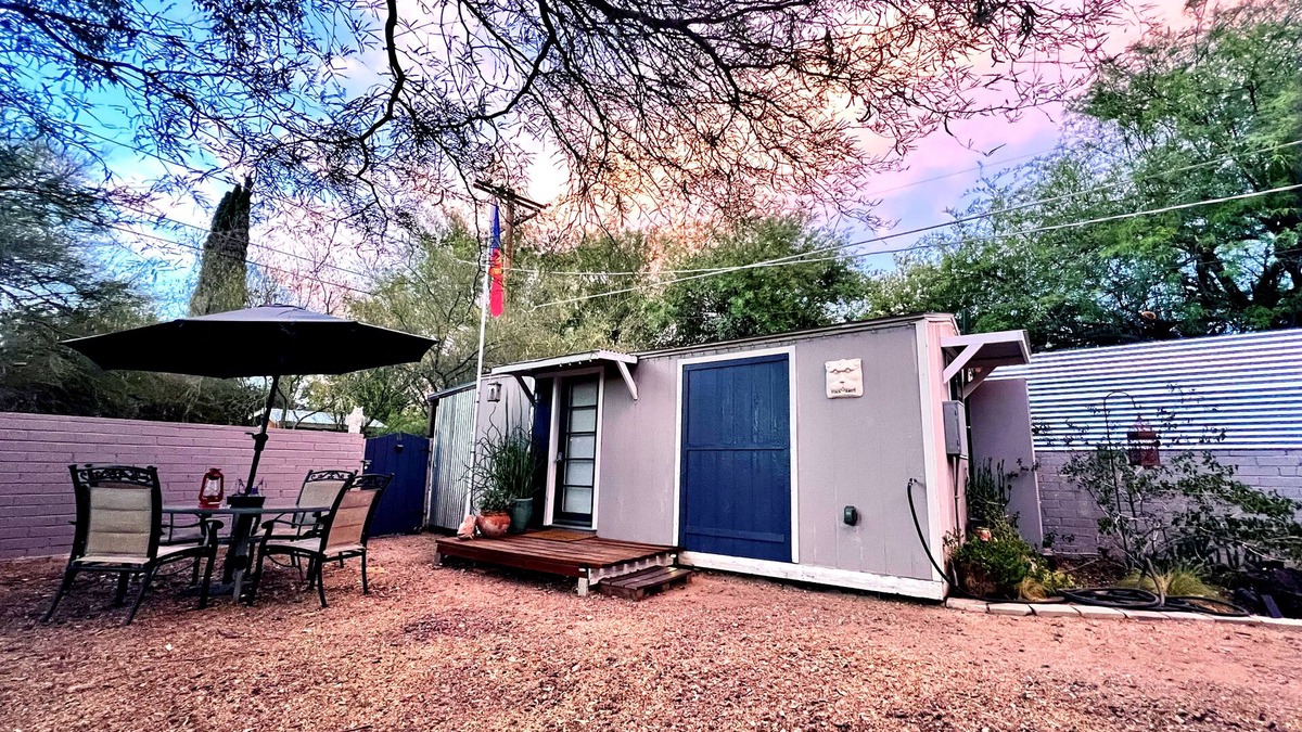 Peter Howell Apartment | Cute Peaceful Tiny House Getaway w/Backyard - Low Summer Rates! 🏡