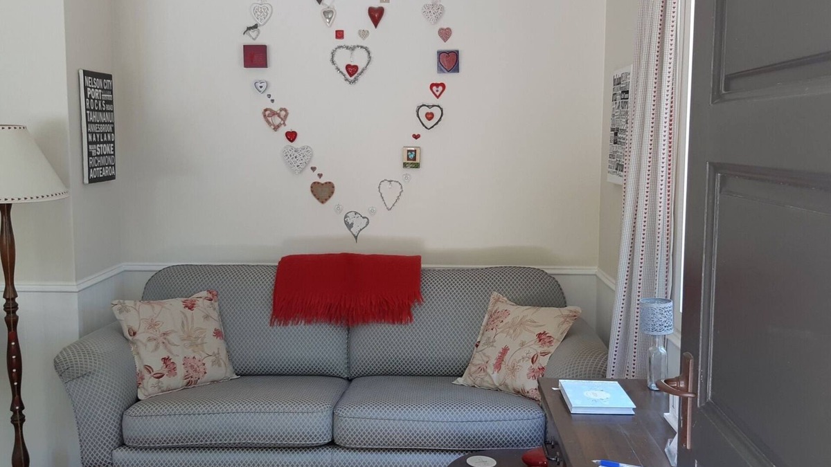 Lake Hayes Apartment | Cute, quirky and cottagey self-contained unit in countryside