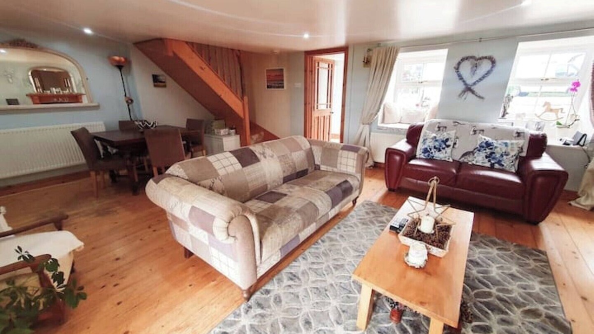 Cowbridge Cottage | Cute Quirky Cottage