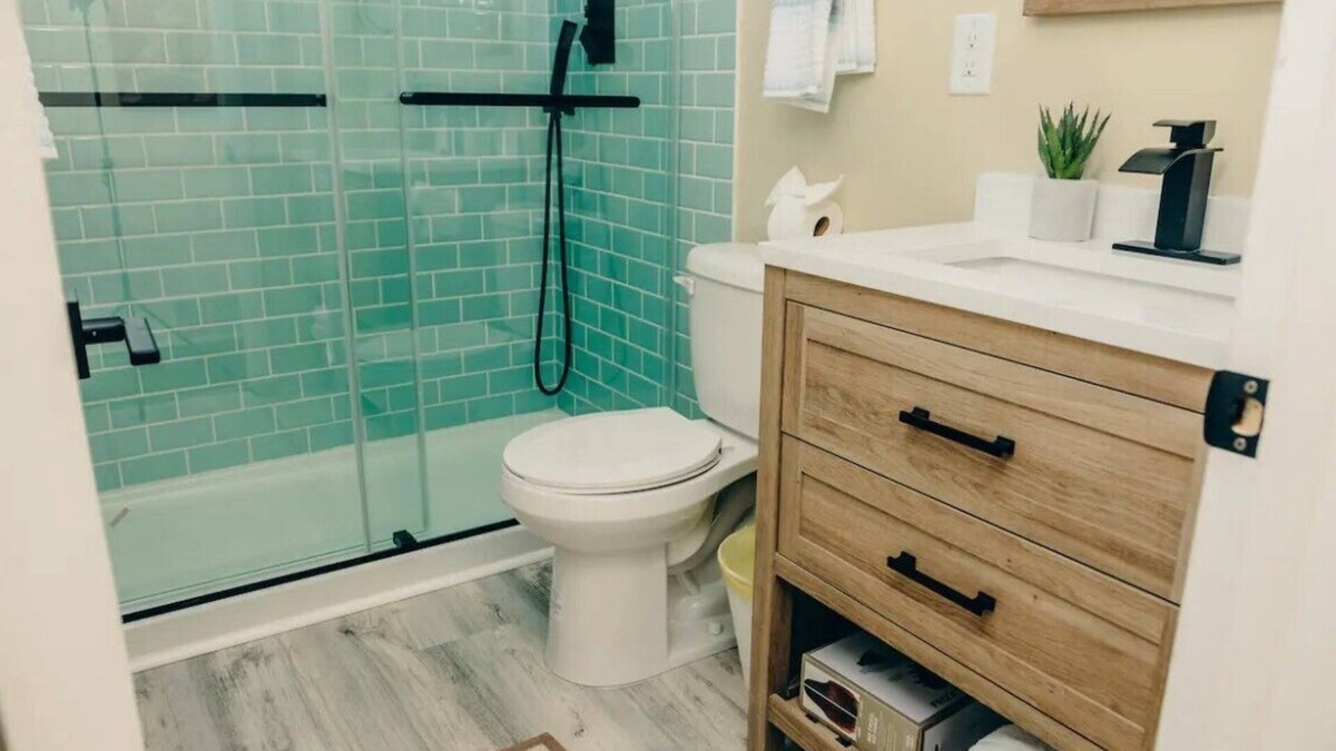 Water Hill Apartment | Cute Retreat in wonderful Ann Arbor, walkable to Downtown