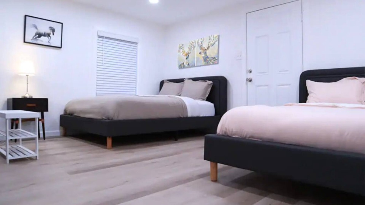 West Dallas Apartment | Cute Small Studio | Trinity Groves