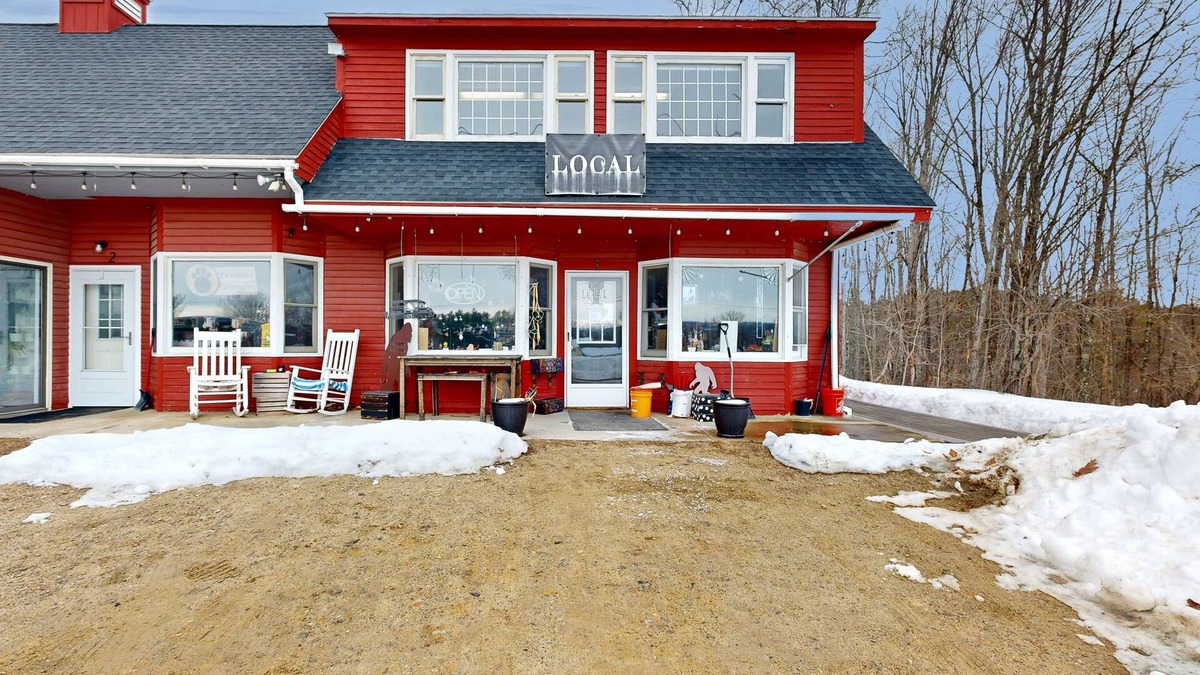 Pittsfield Apartment | Cute studio convenient to town, lakes and mountains with partial AC
