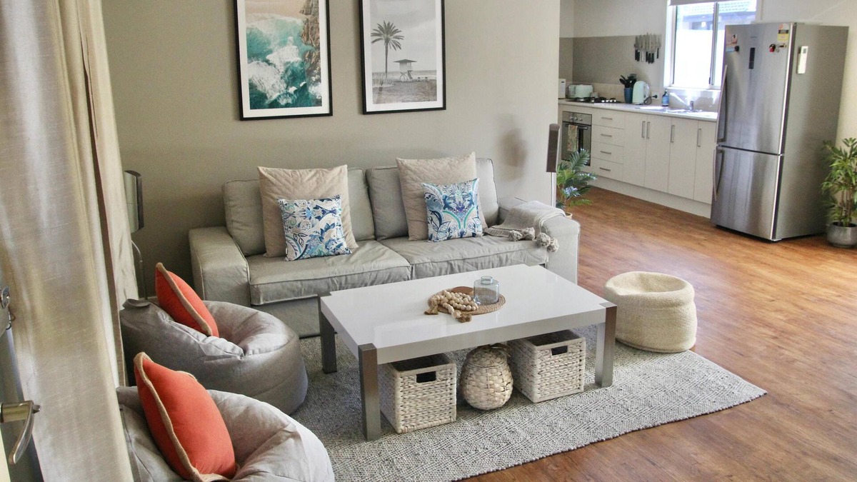 Thornlie Villa | Cute Stylish Family Home in Thornlie