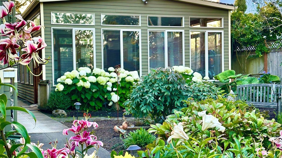 Genesee Cottage | Cute West Seattle Cottage