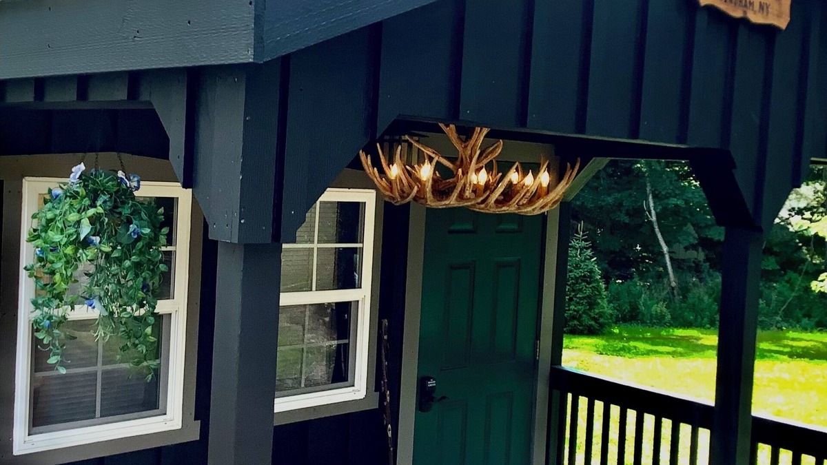 Windham Cabin | Cutest Cabin in Windham walking trail to MTN views corn hole mini golf BBQ grill