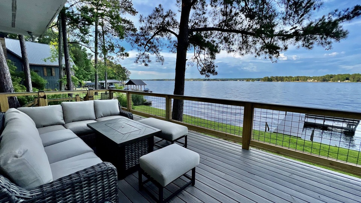 Dadeville House | Cutest place on the lake!