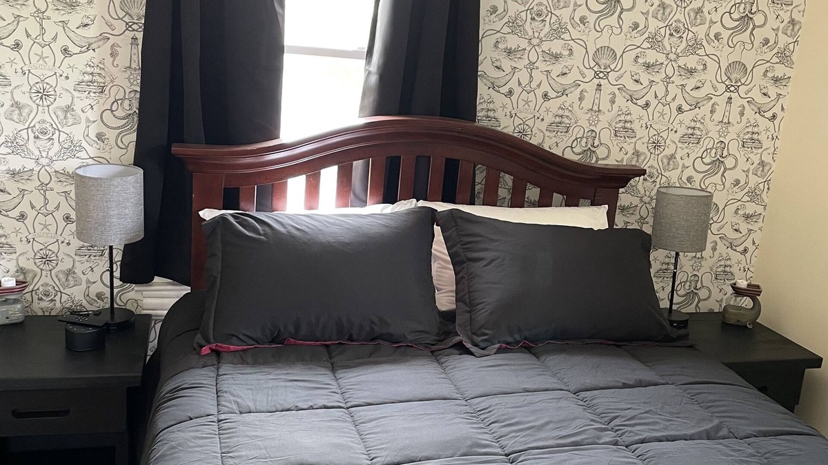 West Creek Bed & Breakfast | Cutlass Private Room close to LBI Long Beach Island West Creek Tuckerton Wedding