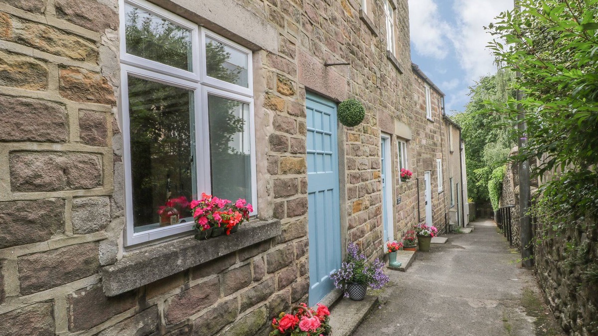 Wirksworth Cottage | CUTLERS COTTAGE, pet friendly, country holiday cottage in Wirksworth