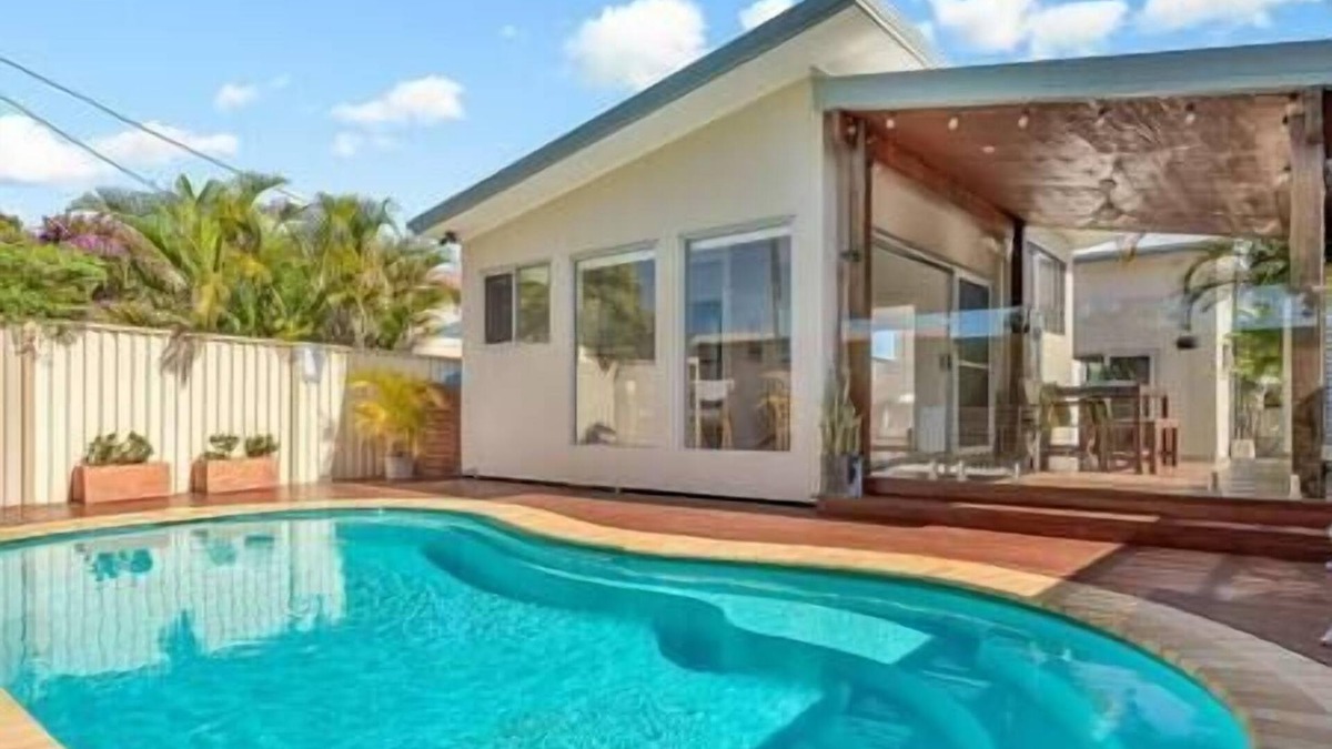 Margate House | Cutts Cottage - Modern retreat with private pool