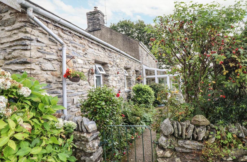 Beddgelert House | Cwm Caeth Cottage