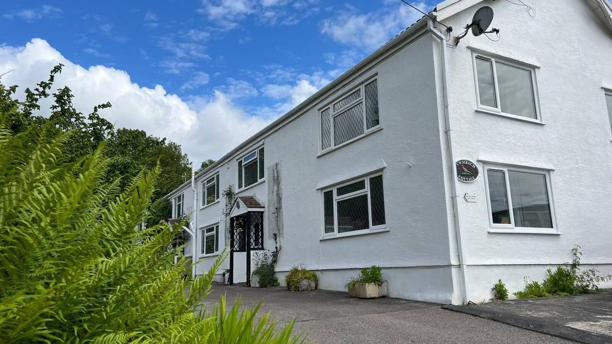 Cadoxton House | Cwmbach Cottages