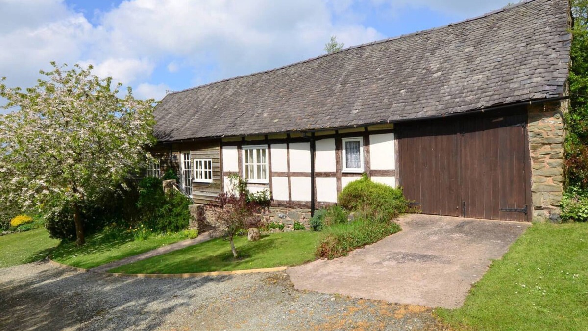 Church Stoke House | Cwmdulla Barn in Montgomery
