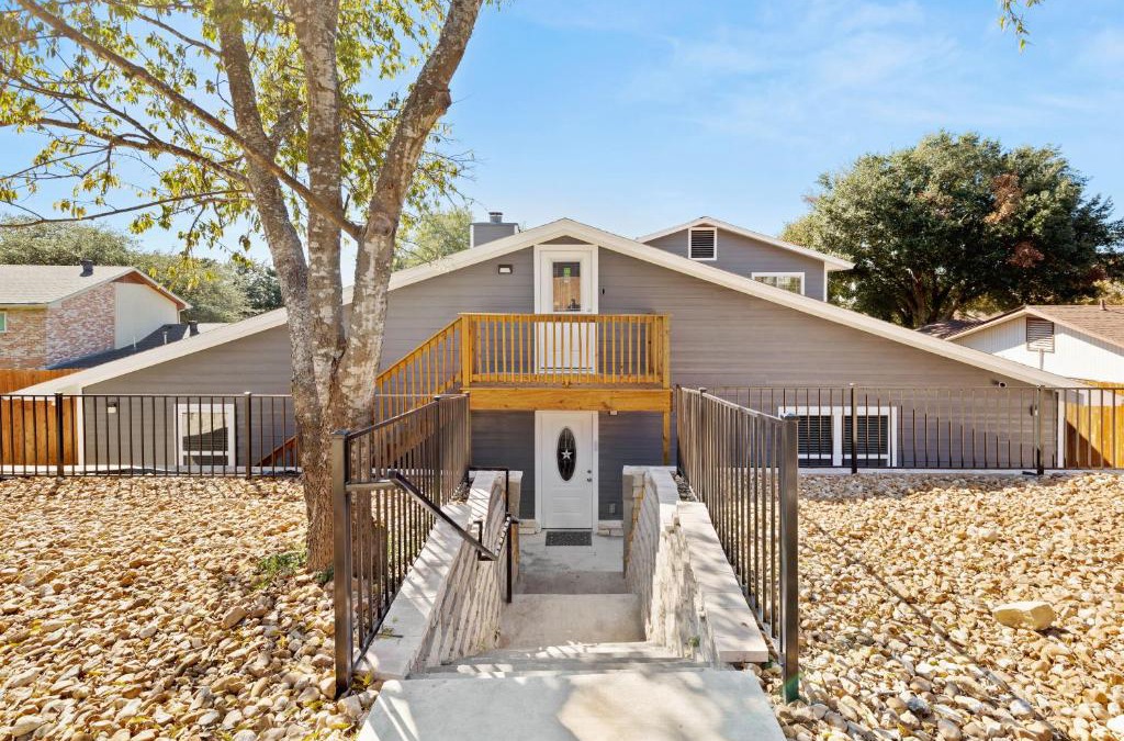 Leon Valley House | CYC Eclectic Back House with BBQ Gazebo