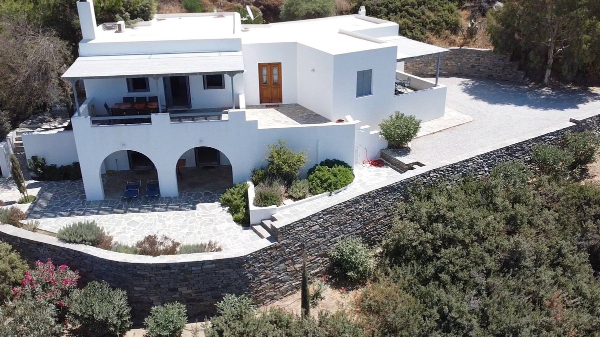 Maragas Villa | Cycladic villa in the most beautiful site of Naxos