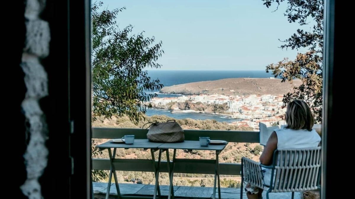 Paleopolis Apartment | Cycladic Winery House