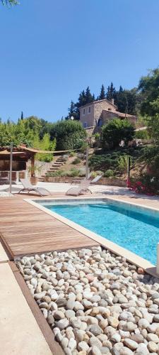 Le Barroux Bed & Breakfast | Cyprès du château