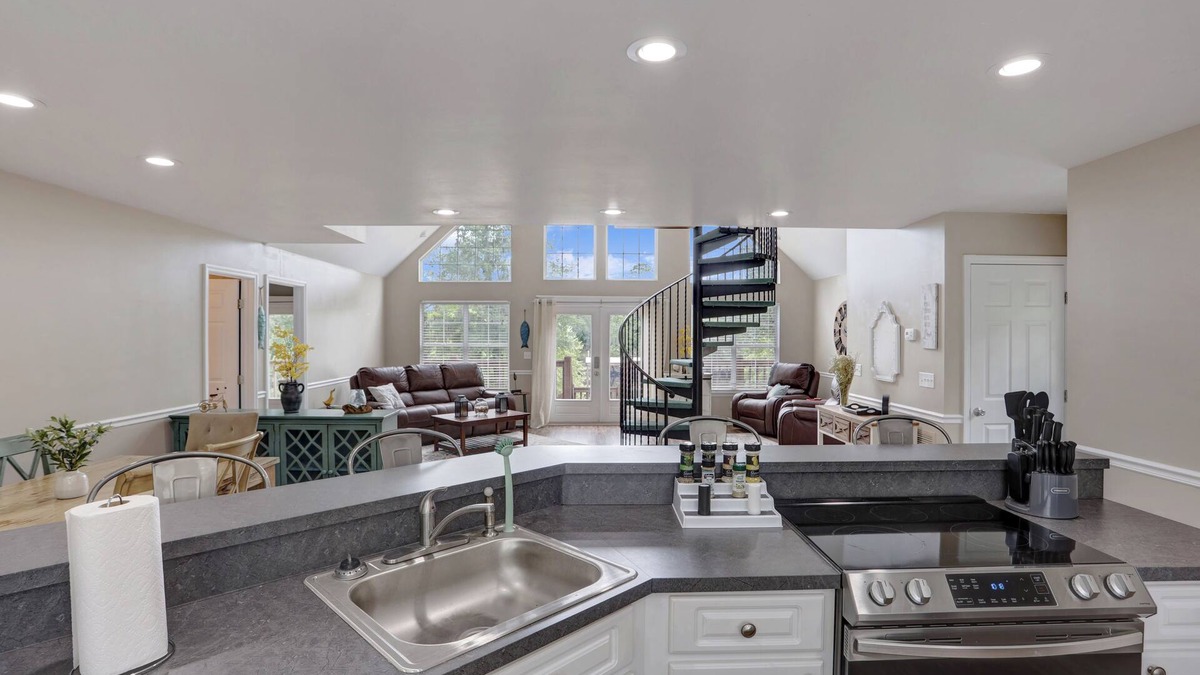 Branford House | Cypress Landing: Riverfront w/Private Dock and Beach