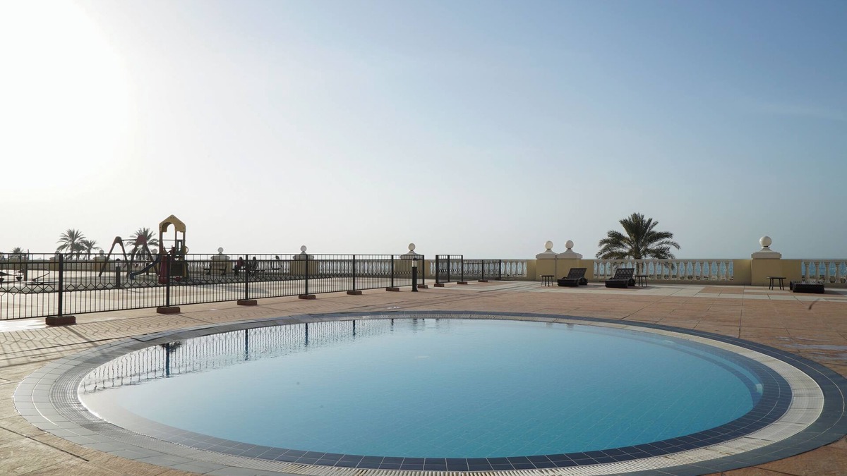 Al Hamra Village Apartment | Czechin - Royal Breeze 2