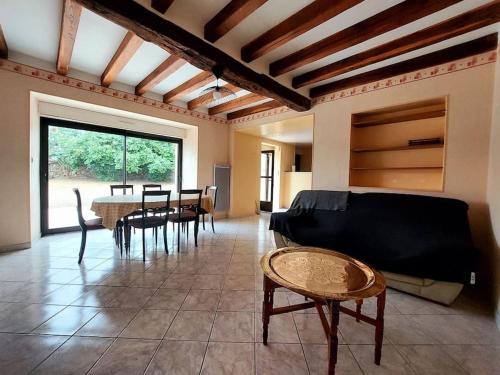 Saint-Martin-de-Sanzay House | Dépaysement à la campagne