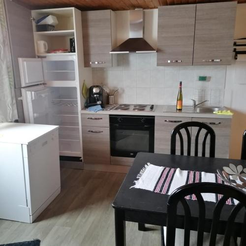 Fosses-La-Ville Apartment | Détente à Vitrival